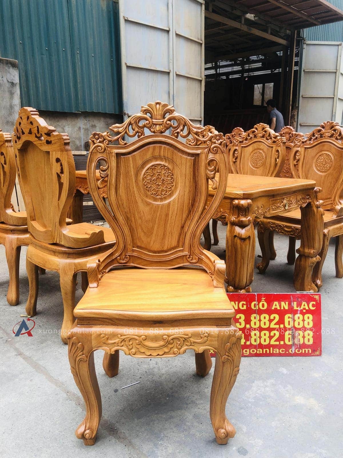Bộ bàn ăn hoàng gia gỗ gõ đỏ 6 ghế louis cao cấp (Anh Bằng, Quảng Ninh) 26 mặt trực diện của mẫu ghế louis tân cổ điển