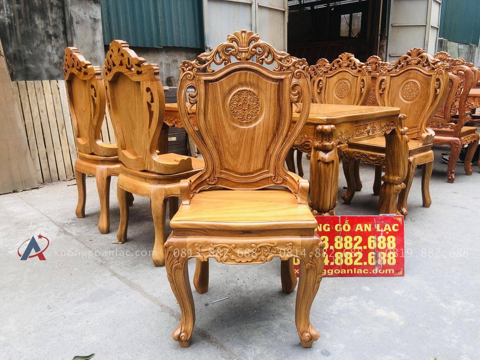 Bộ bàn ăn hoàng gia gỗ gõ đỏ 6 ghế louis cao cấp (Anh Bằng, Quảng Ninh) 28 ghế ngồi mặt tràn chân cong cách điệu
