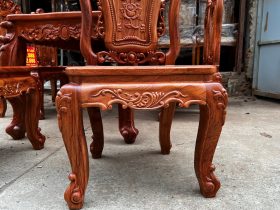 Bộ bàn ăn hoàng gia gỗ hương đá K4V2 6 ghế hồng hạt (Chị Liễu, Vĩnh Phúc) 21 Yếm ghế đục hoa lan tây