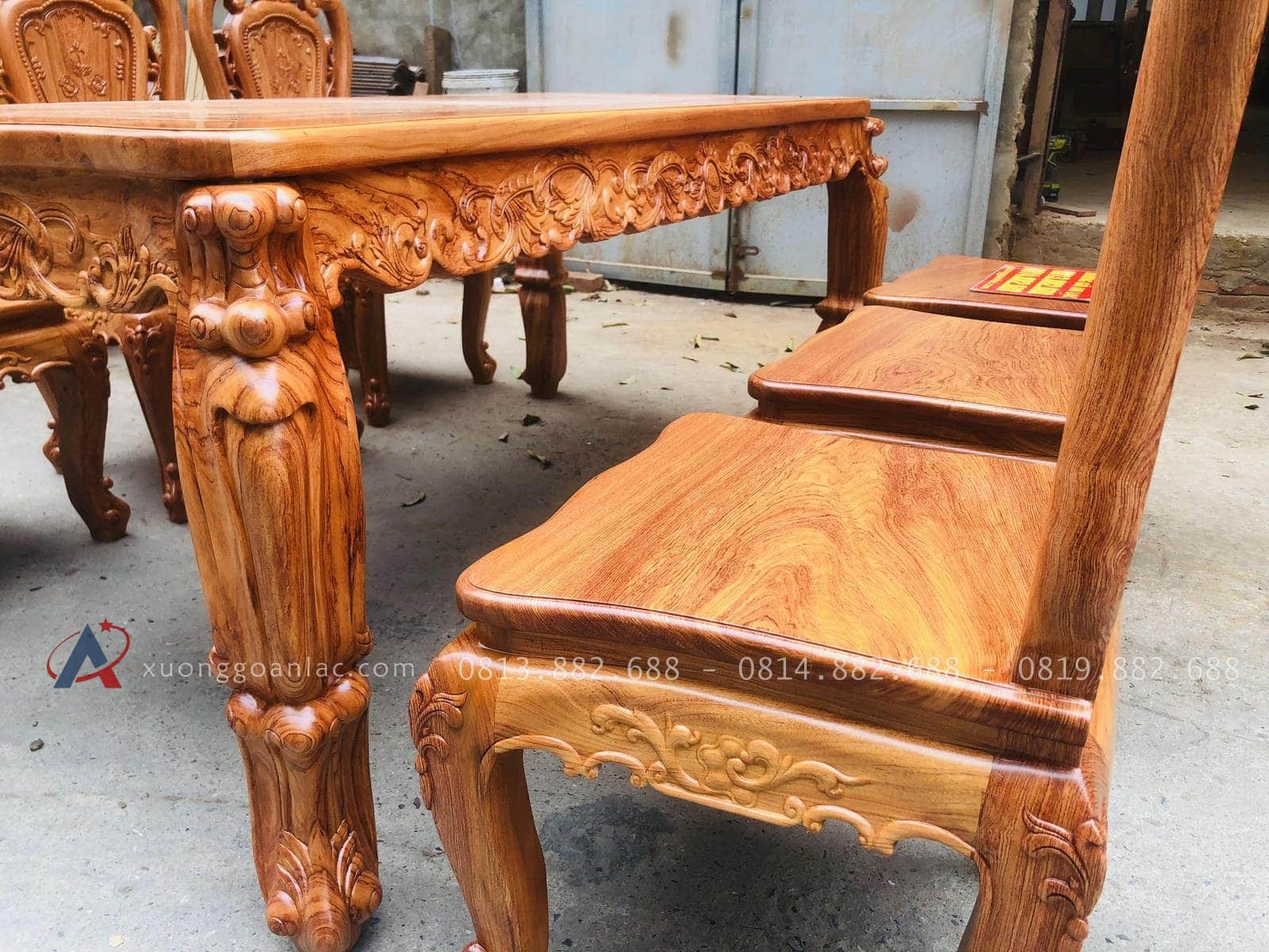 Bộ bàn ăn hoàng gia hương đá 6 ghế hồng hạt sang trọng (Cô Kim, Tp.Hải Phòng) 29 hệ chân và yếm bàn ăn tân cổ điển
