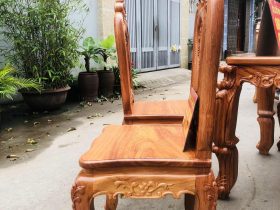 Bộ bàn ăn hoàng gia hương đá 8 ghế hồng hạt (Chị Ngân, Cao Bằng) 13 ghế ngồi lưng tựa cao cột liền chắc chắn