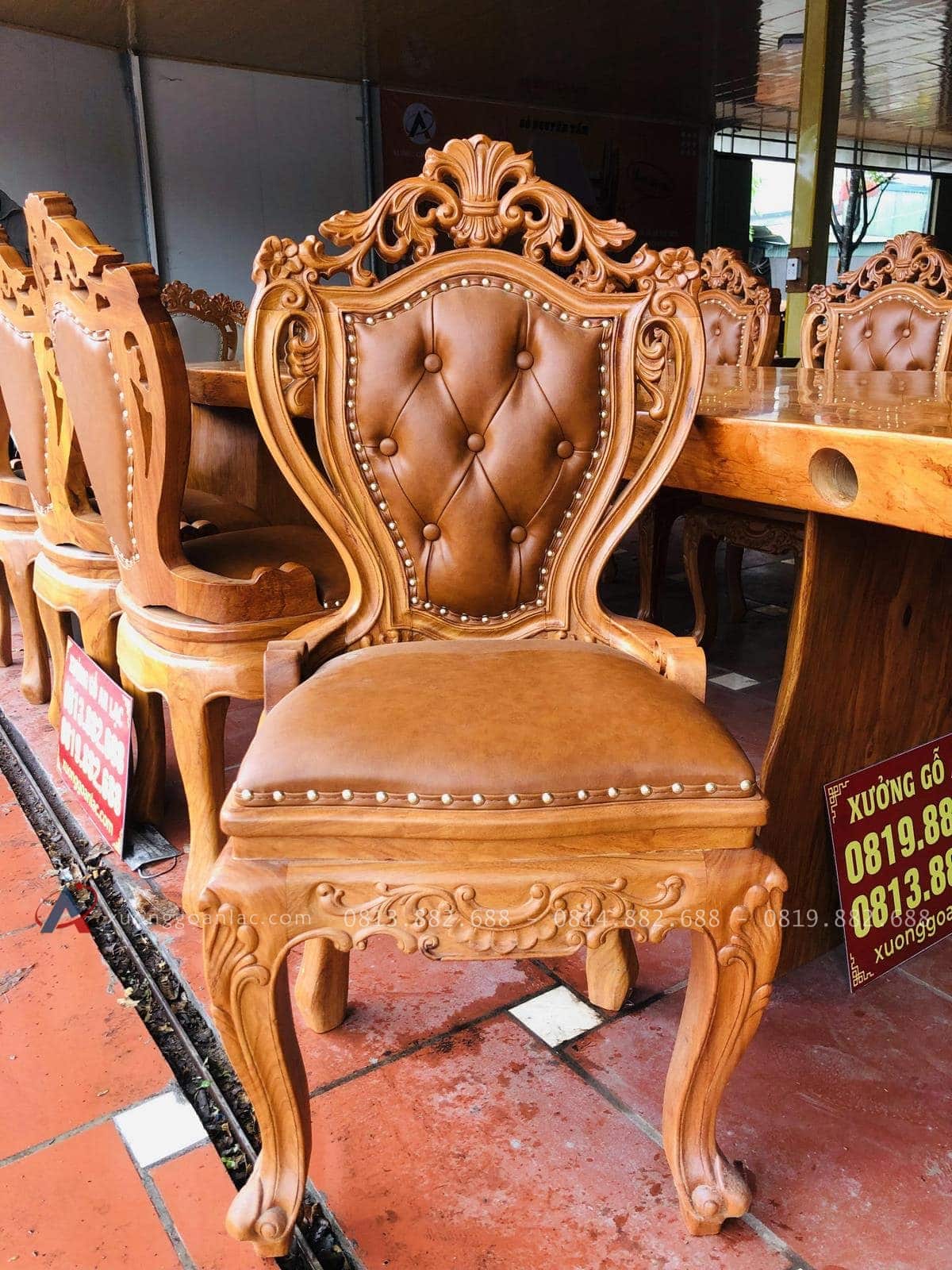 Siêu phẩm bàn ăn nguyên khối gỗ cẩm đá 8 ghế louis có tay bọc đệm gỗ gõ đỏ (Anh Dân, Thanh Hóa) 23 ghế louis hoàng gia có tay gỗ gõ đỏ bọc đệm da cao cấp