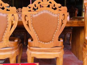 Siêu phẩm bàn ăn nguyên khối gỗ cẩm đá 8 ghế louis có tay bọc đệm gỗ gõ đỏ (Anh Dân, Thanh Hóa) 16 mặt lưng của ghế ngồi louis