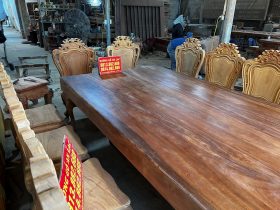 Bàn ăn nguyên Khối gỗ Gõ đỏ 340x140x15cm và 16 ghế (Chú Canh, Bình Dương) 9 bàn ăn nguyên khối gỗ gõ đỏ cao cấp