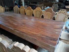 Bàn ăn nguyên Khối gỗ Gõ đỏ 340x140x15cm và 16 ghế (Chú Canh, Bình Dương) 10 bàn ăn chữ nhật nguyên khối gỗ gõ đỏ lành tít
