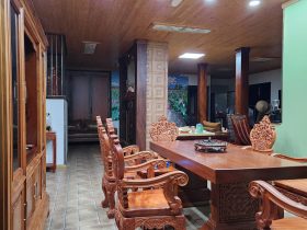Bàn ăn nguyên khối gỗ hương đá siêu vip (Chú Dân, Thanh Hóa) 8 bàn ghế ăn hoàng gia sang trọng