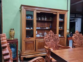 Bàn ăn nguyên khối gỗ hương đá siêu vip (Chú Dân, Thanh Hóa) 9 ghế louis hoàng gia có tay