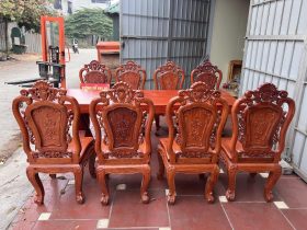 Bàn ăn nguyên khối gỗ hương đỏ với 8 ghế hồng hạt cao cấp (Anh Hữu, Hải Dương) 10 mẫu bàn ăn gỗ hương đỏ đục 2 mặt