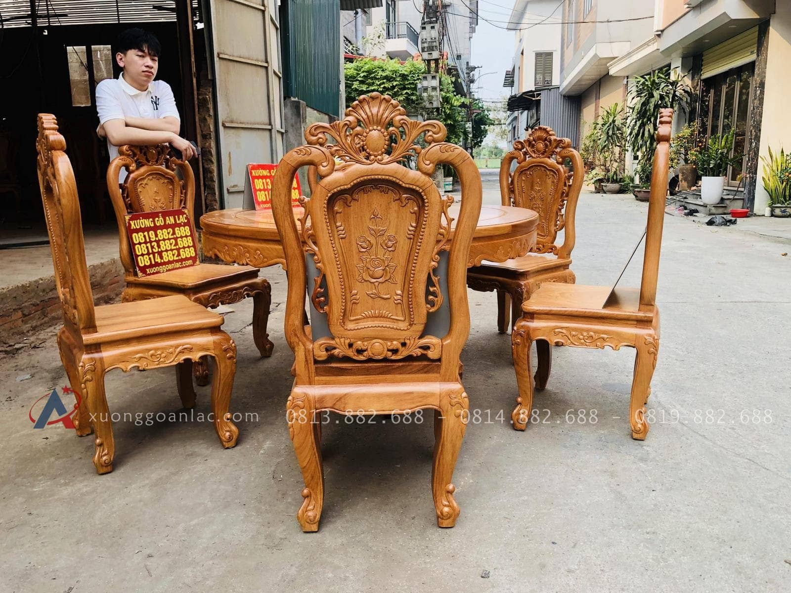 Bộ bàn ăn tròn gỗ gõ đỏ 6 ghế hồng hạt đục 2 mặt (Chị Lệ, Bắc Ninh) 11 bàn ghế ăn gỗ gõ đỏ đục 2 mặt