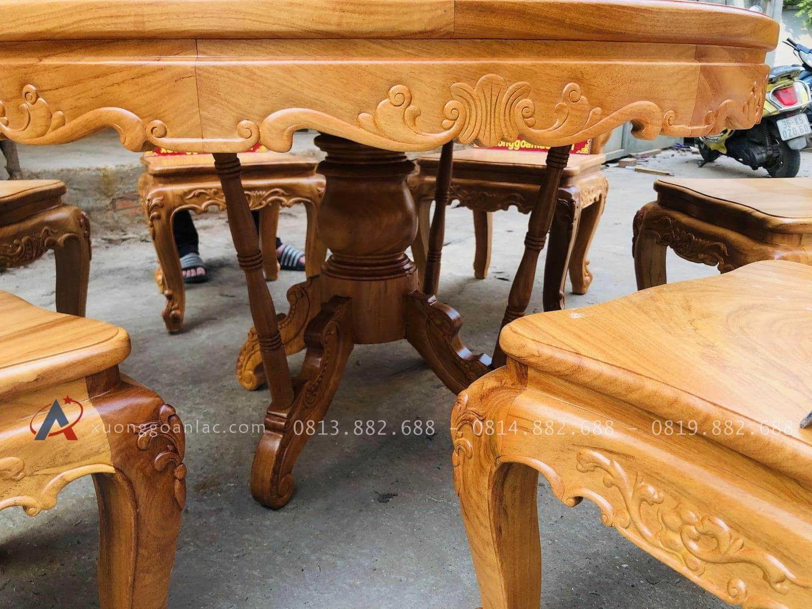 Bộ bàn ăn tròn gỗ gõ đỏ 6 ghế hồng hạt đục 2 mặt (Chị Lệ, Bắc Ninh) 13 yếm và hệ chân bàn ăn đục họa tiết