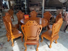 bàn ăn nguyên khối và 8 ghế louis gỗ gõ đỏ