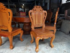 Bộ bàn ăn tròn nguyên khối gõ đỏ bàn 1m4 và 8 ghế louis hàng vip (Anh Đệ, Đà Nẵng) 20 Mẫu ghế louis hoàng gia không tay