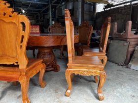 Bộ bàn ăn tròn nguyên khối gõ đỏ bàn 1m4 và 8 ghế louis hàng vip (Anh Đệ, Đà Nẵng) 22 mặt nghiêng của ghế Louis