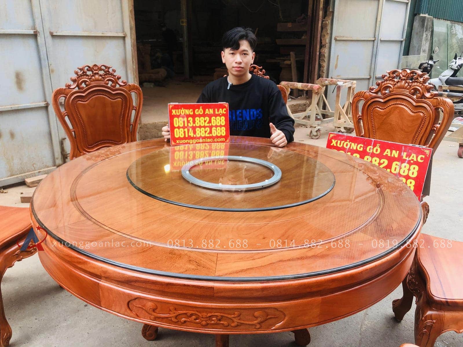 Bộ bàn ăn tròn xoay 8 ghế louis hoa lá tây gỗ gõ đỏ (Anh Khoa, Bình Dương) 26 bàn tròn khung ván 1m17