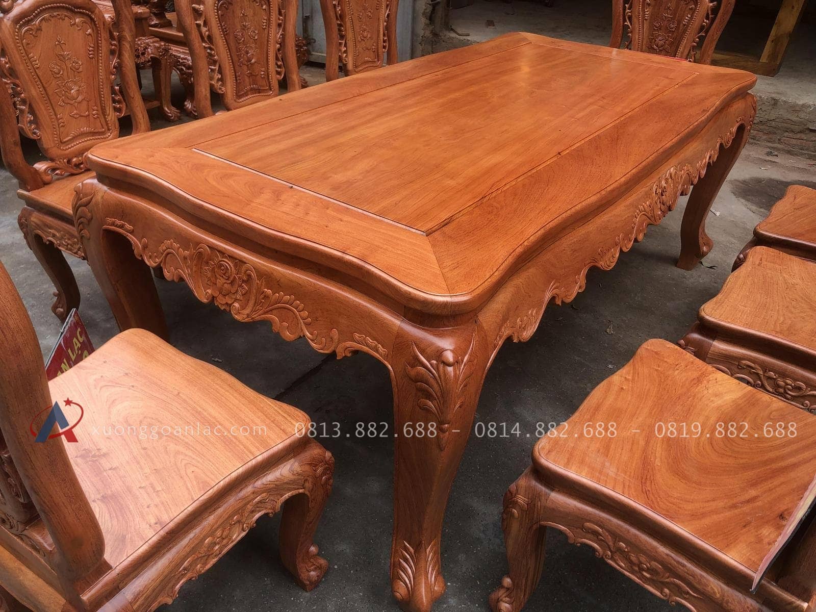 Bộ bàn ghế ăn gỗ hương đá và 8 ghế hồng hạt đục 2 mặt (Chị Nhung, Hà Nam) 23 bàn ăn louis hoàng gia