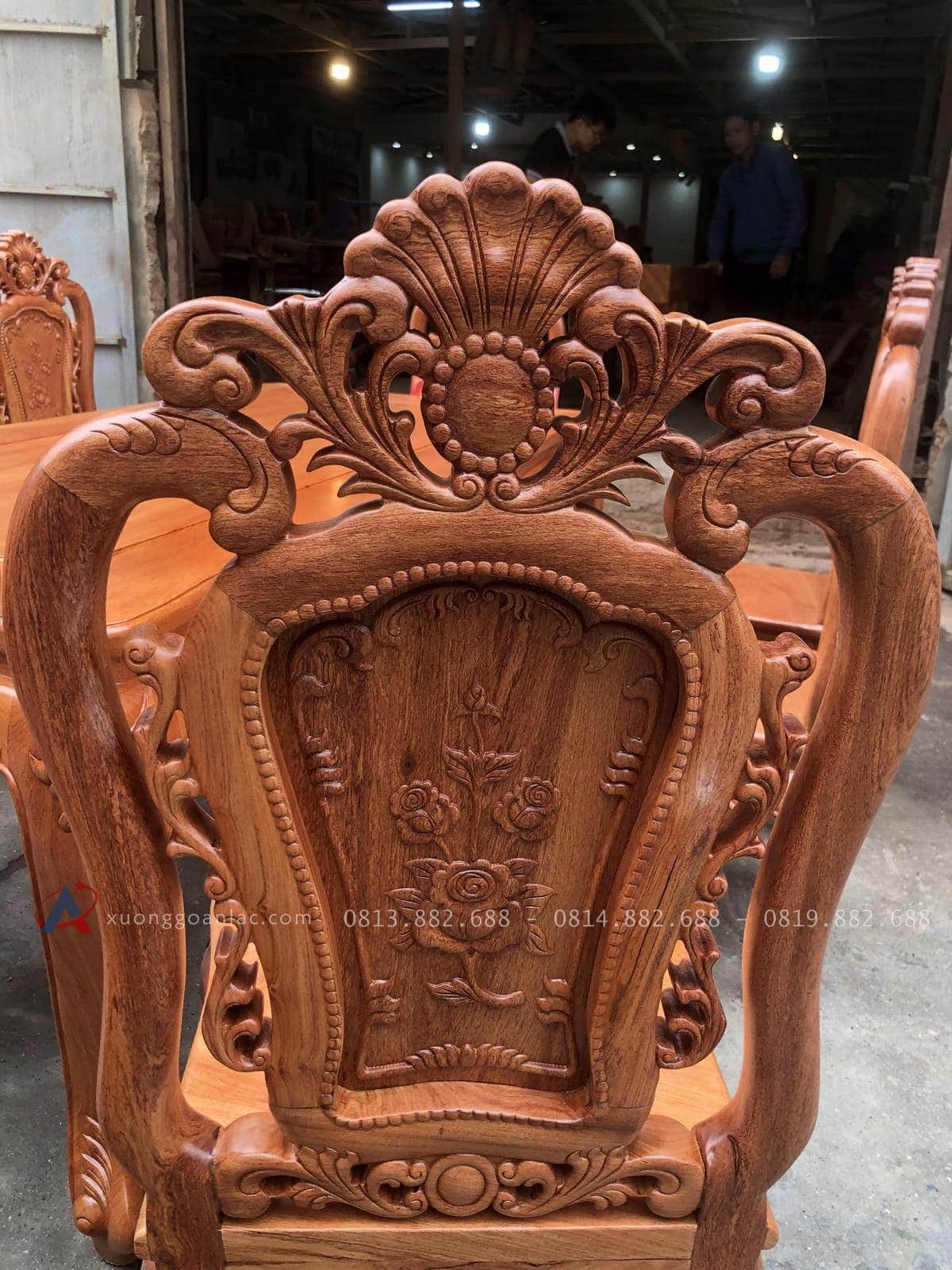 Bộ bàn ghế ăn gỗ hương đá và 8 ghế hồng hạt đục 2 mặt (Chị Nhung, Hà Nam) 29 mặt sau của lưng tựa