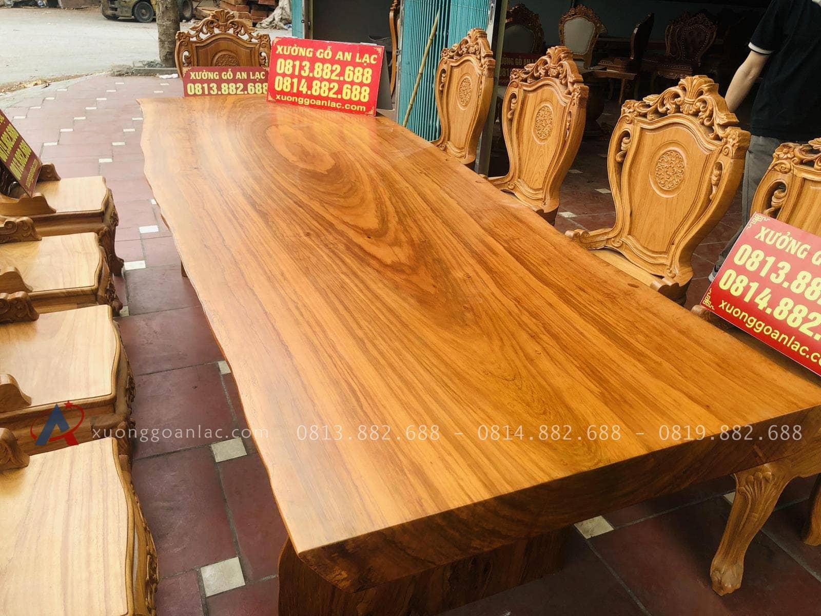 Bộ bàn ghế ăn nguyên khối gỗ cẩm đá 10 ghế louis có tay gỗ gõ đỏ (Anh Lâm, Hòa Bình) 24 bàn ăn nguyên khối gỗ cẩm đá