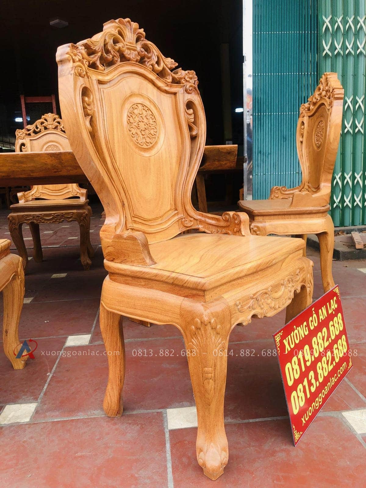 Bộ bàn ghế ăn nguyên khối gỗ cẩm đá 10 ghế louis có tay gỗ gõ đỏ (Anh Lâm, Hòa Bình) 30 ghế ăn louis hoa lá tây