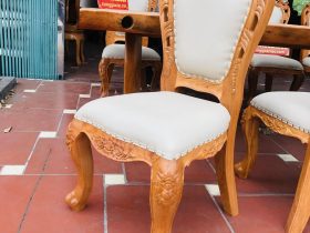 Bộ bàn ghế ăn nguyên khối gỗ cẩm chỉ 8 ghế louis bọc đệm gỗ gõ đỏ (Chú Nguyên, Thái Bình) 20 ghế ngồi phong cách hoàng gia tân cổ điển