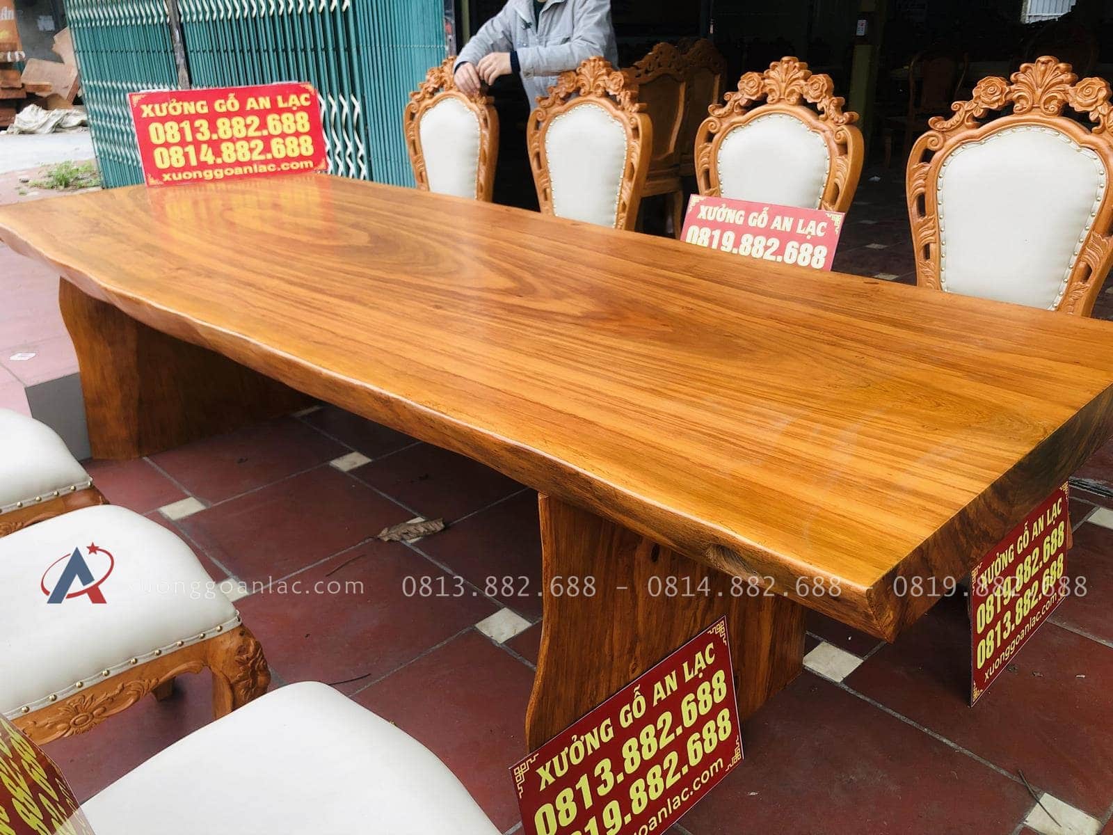 Bộ bàn ghế ăn nguyên khối gỗ cẩm chỉ 8 ghế louis bọc đệm gỗ gõ đỏ (Chú Nguyên, Thái Bình) 28 mẫu bàn ăn nguyên khối gỗ cẩm đá