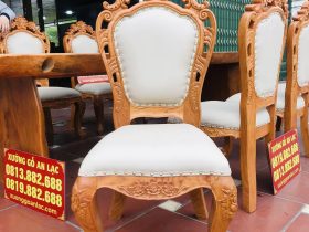 Bộ bàn ghế ăn nguyên khối gỗ cẩm chỉ 8 ghế louis bọc đệm gỗ gõ đỏ (Chú Nguyên, Thái Bình) 19 lưng ghế đục hoa hồng lá tây kênh bong