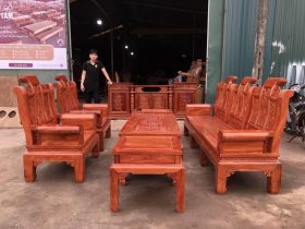 combo bàn ghế âu vá và kệ tivi cột nho con sóc gỗ hương