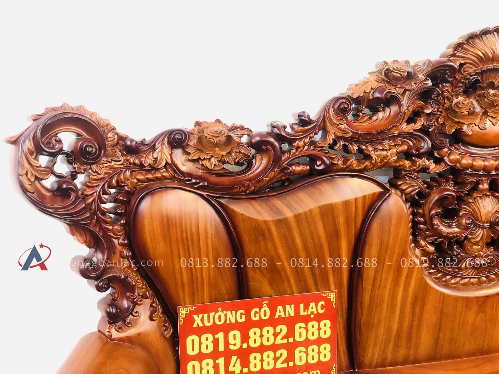 Bộ bàn ghế hoàng gia 6 món gỗ gõ đỏ cao cấp (Anh Tâm, Hòa Bình) 54 vai ghế ôm cong tạo hình hoa lá tây