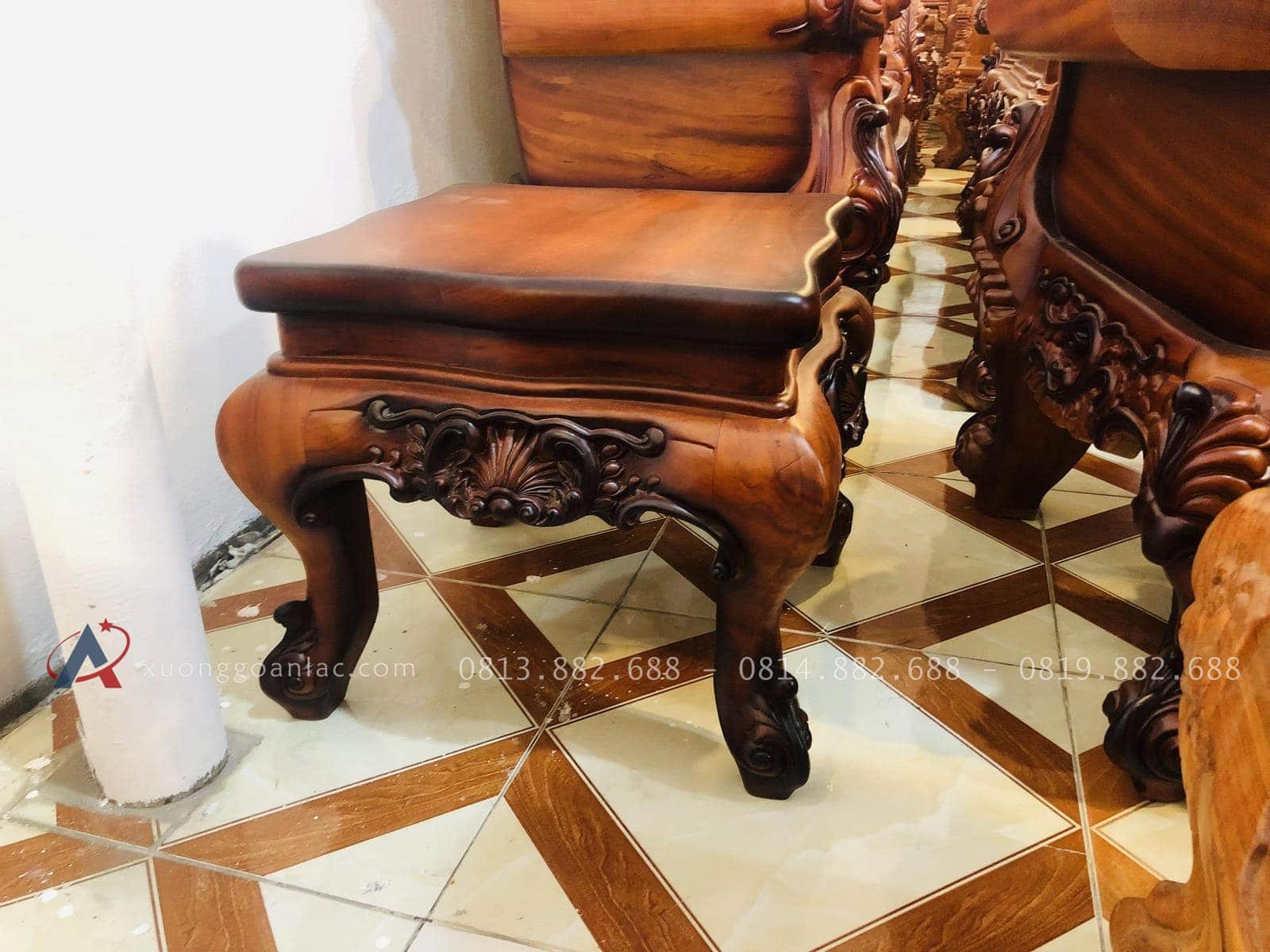 Bộ bàn ghế hoàng gia 6 món gỗ gõ đỏ cao cấp (Anh Tâm, Hòa Bình) 58 đôn ngồi louis hoàng gia