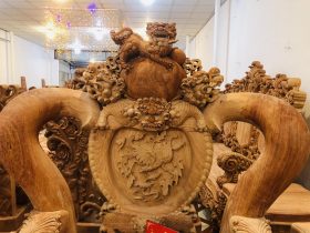 đình ghế đục nghê 3 đầu hùng dùng vách ghế đục linh vật