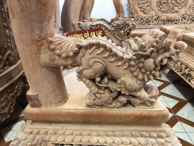 tay ghế đục nghê nguyên khối