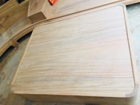 mặt bàn gỗ gõ đỏ
