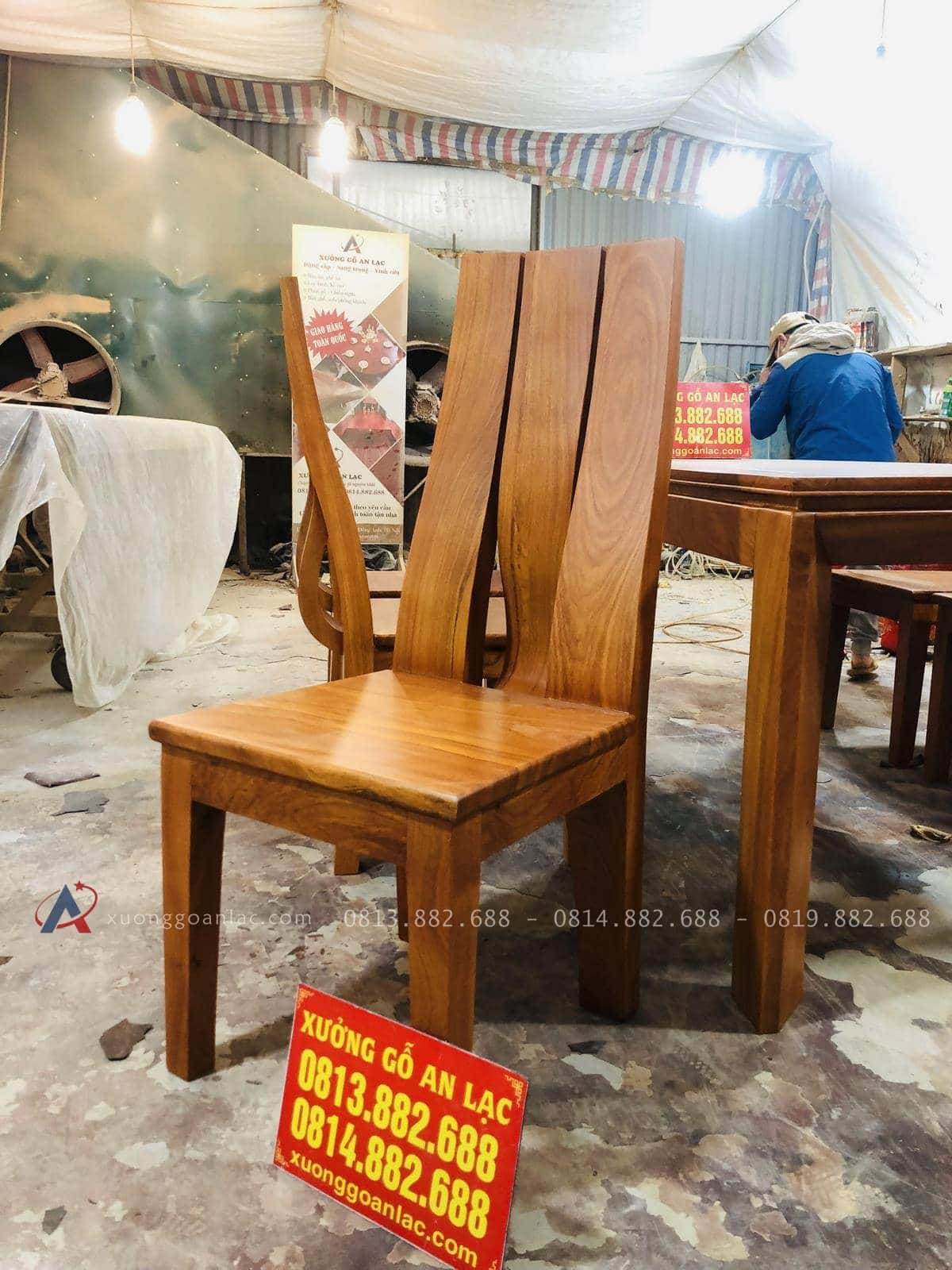 Bộ bàn ăn 6 ghế phong cách hiện đại gỗ gõ đỏ (Anh Đồng, Bình Dương) 27 lưng ghế thiết kế hơi nghiêng cong