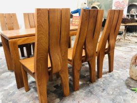 Bộ bàn ăn 6 ghế phong cách hiện đại gỗ gõ đỏ (Anh Đồng, Bình Dương) 18 ghế ngồi cột liền 6p