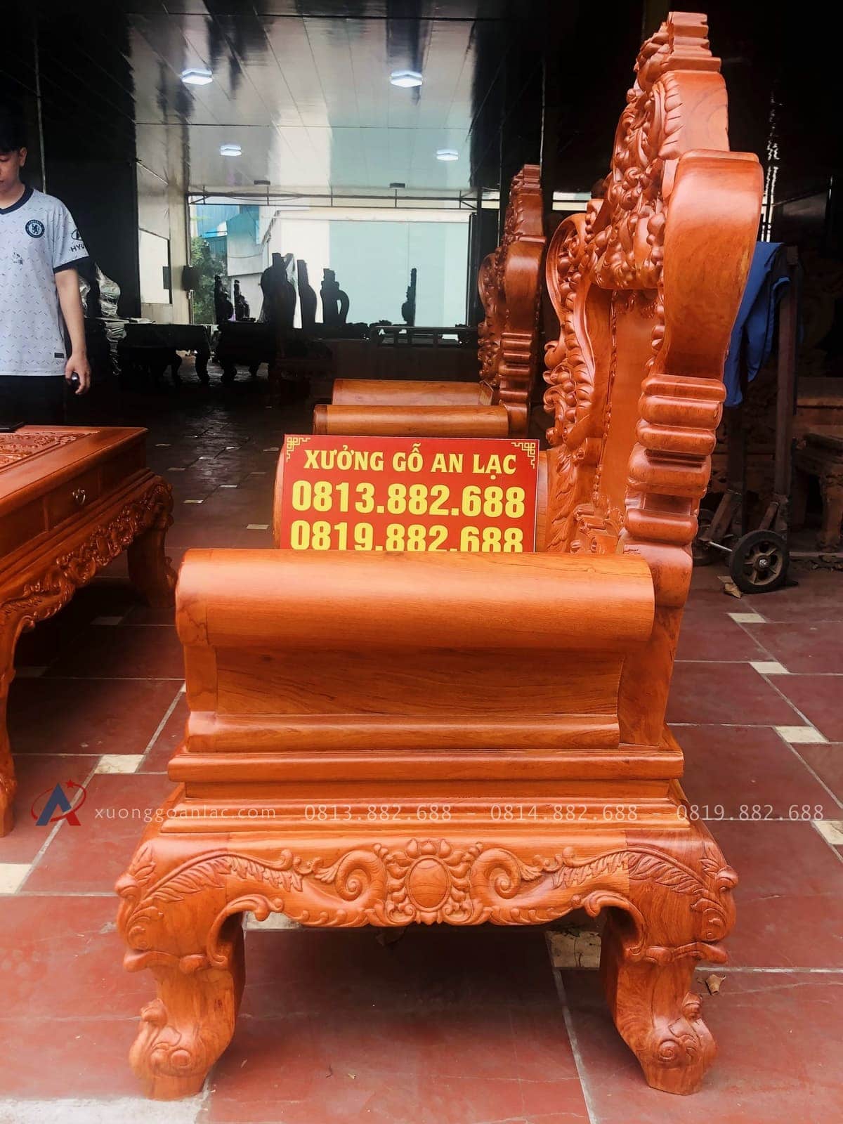 Bộ bàn ghế hoàng gia louis hoa lá tây chân 14 gỗ hương đá cao cấp (Anh Du, Hà Nam) 41 tay ghế đặc nguyên khối
