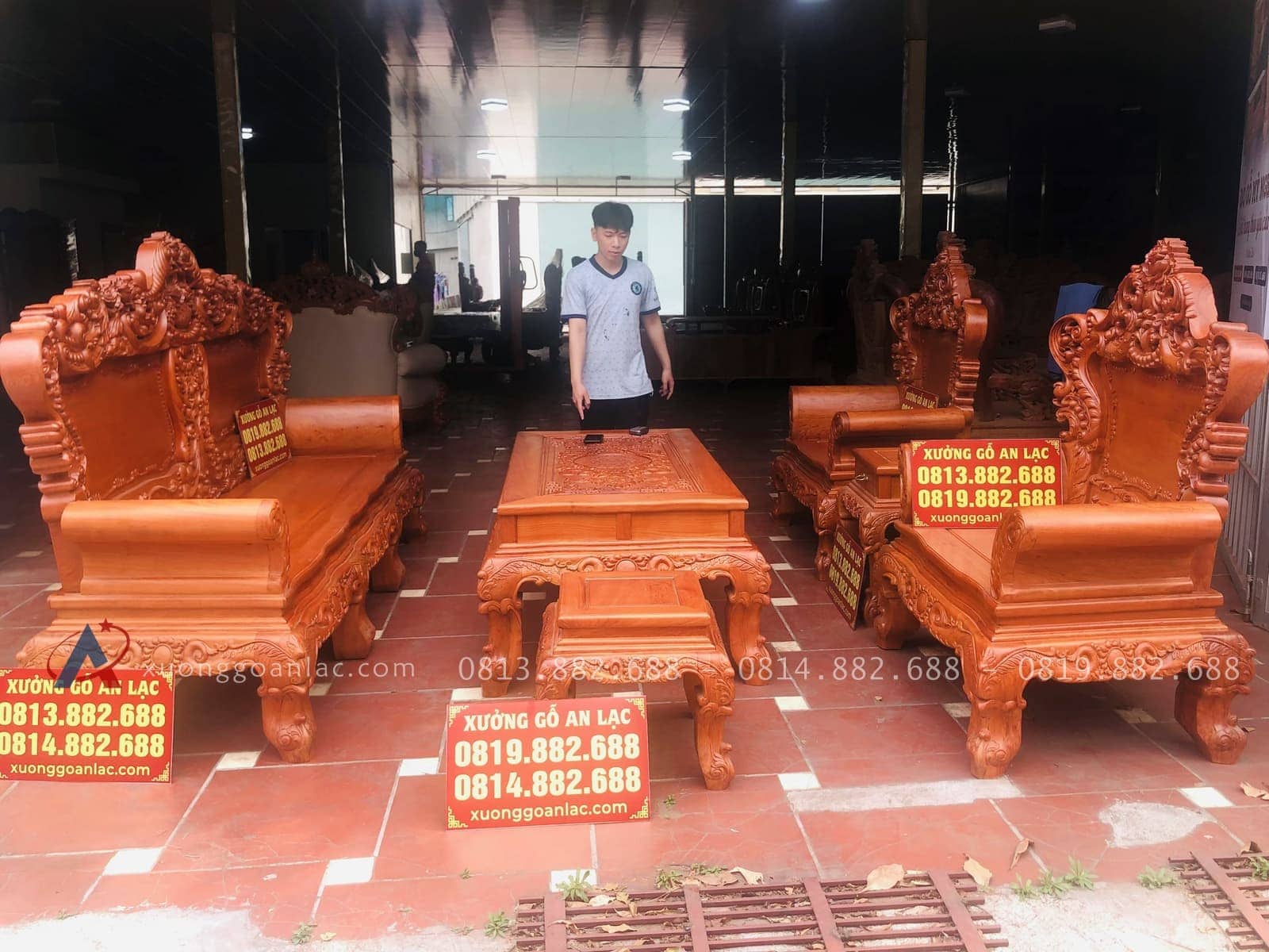 Bộ bàn ghế hoàng gia louis hoa lá tây chân 14 gỗ hương đá cao cấp (Anh Du, Hà Nam) 30 bàn ghế louis hoàng gia gỗ hương đá