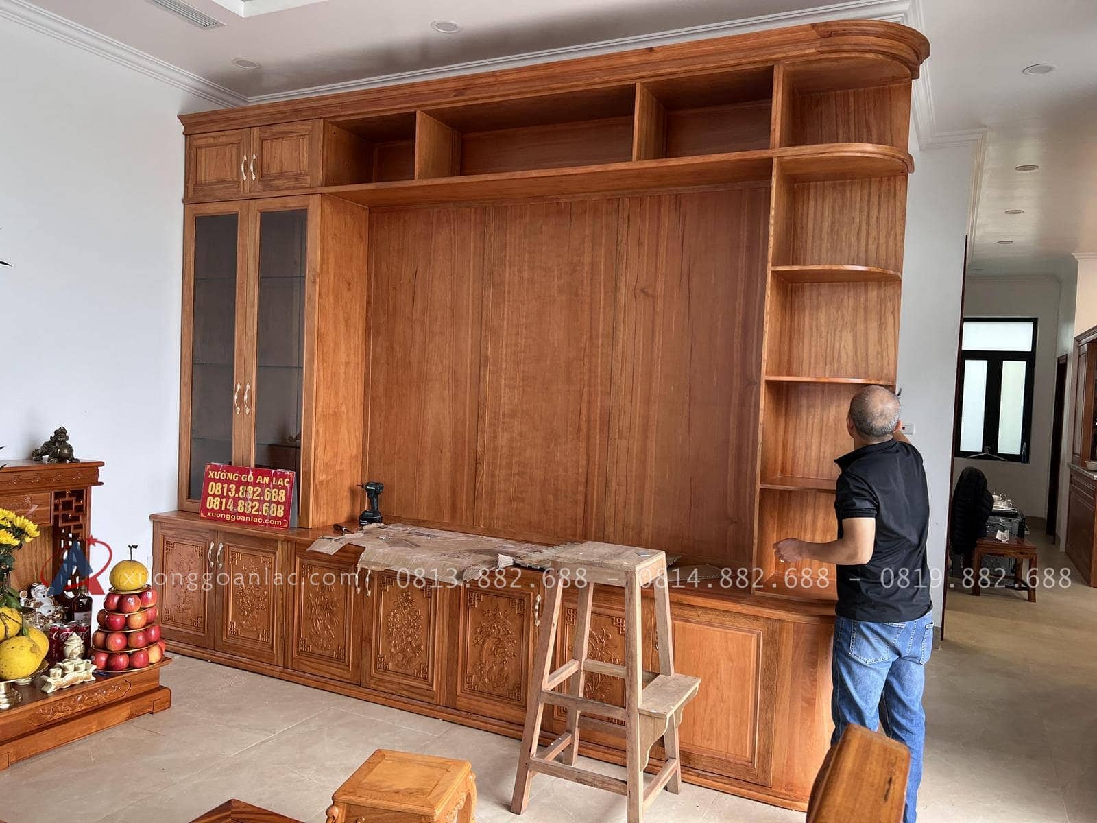 Kệ tivi kiêm tủ trang trí gỗ gõ đỏ cao cấp (Chị Nhung - Hưng Yên) 32 kệ tivi kiêm tủ trang trí hiện đại, sang trọng