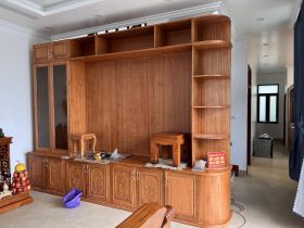 Kệ tivi kiêm tủ trang trí gỗ gõ đỏ cao cấp (Chị Nhung - Hưng Yên) 18 mẫu kệ tivi hiện đại