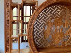 Kệ tivi kiêm tủ trang trí gỗ gõ đỏ cao cấp (Chị Thịnh, Hà Nam) 7 kệ tivi kiêm tủ trang trí sang trọng