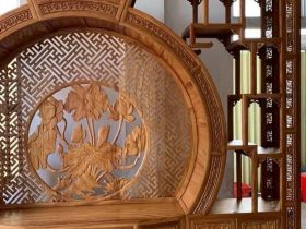 Kệ tivi kiêm tủ trang trí gỗ gõ đỏ cao cấp (Chị Thịnh, Hà Nam) 8 phần trung tâm bố trí tivi