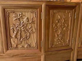Kệ tivi kiêm tủ trang trí gỗ gõ đỏ cao cấp (Chị Thịnh, Hà Nam) 10 hệ tủ dưới thiết kế nhiều khoang tủ rộng rãi