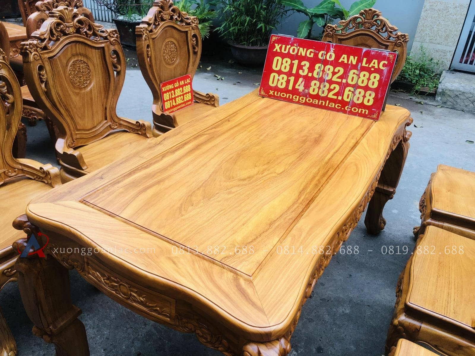 Bộ bàn ăn hoàng gia gõ đỏ 8 ghế louis (Anh Hào, Nghệ An) 18 bàn ăn khung ván gỗ gõ đỏ