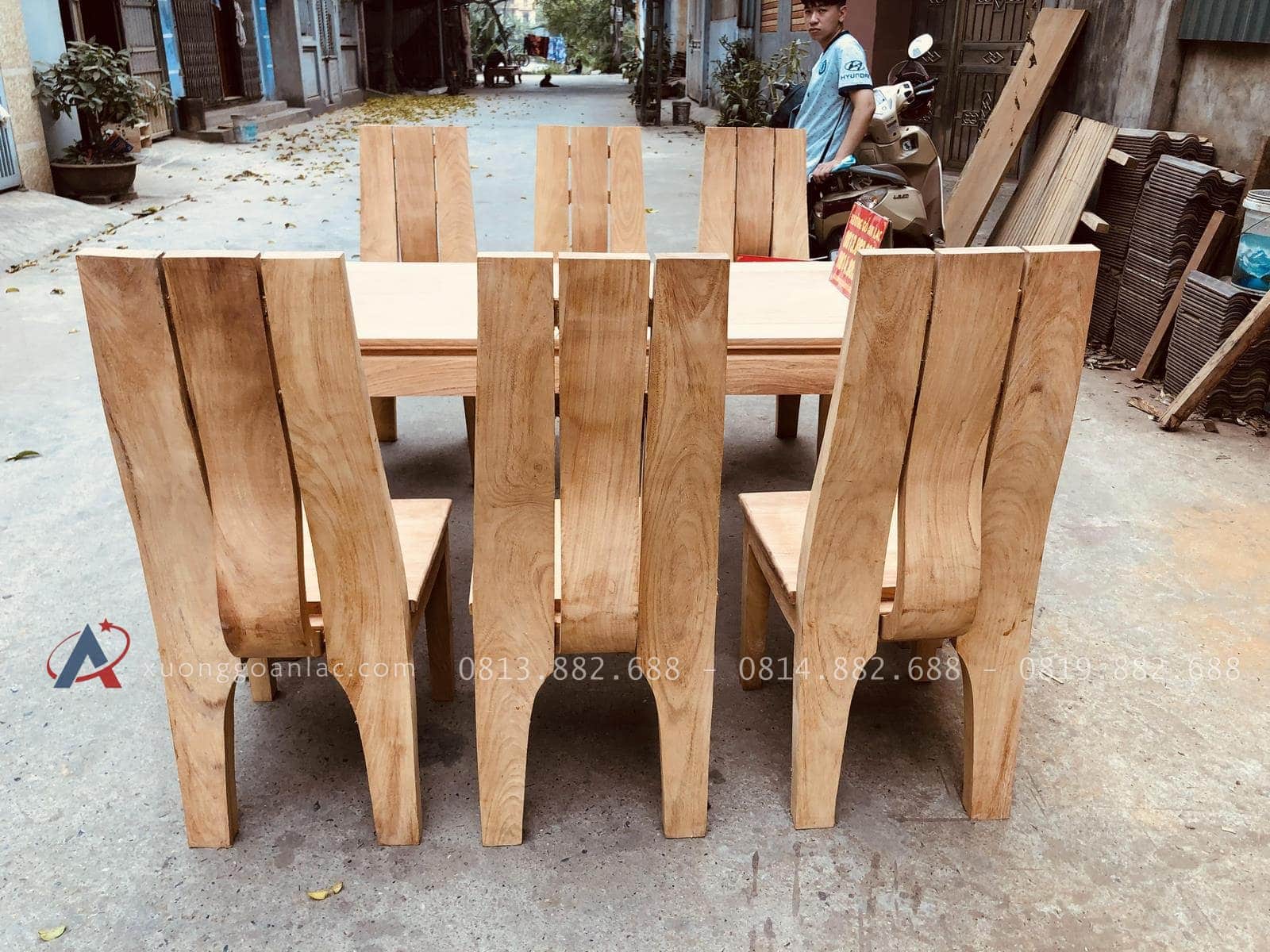 Bộ bàn ghế ăn mới gỗ gõ đỏ hoàn thiện mộc (Chị Quỳnh, Bắc Ninh) 29 mặt sau của ghế ăn hiện đại