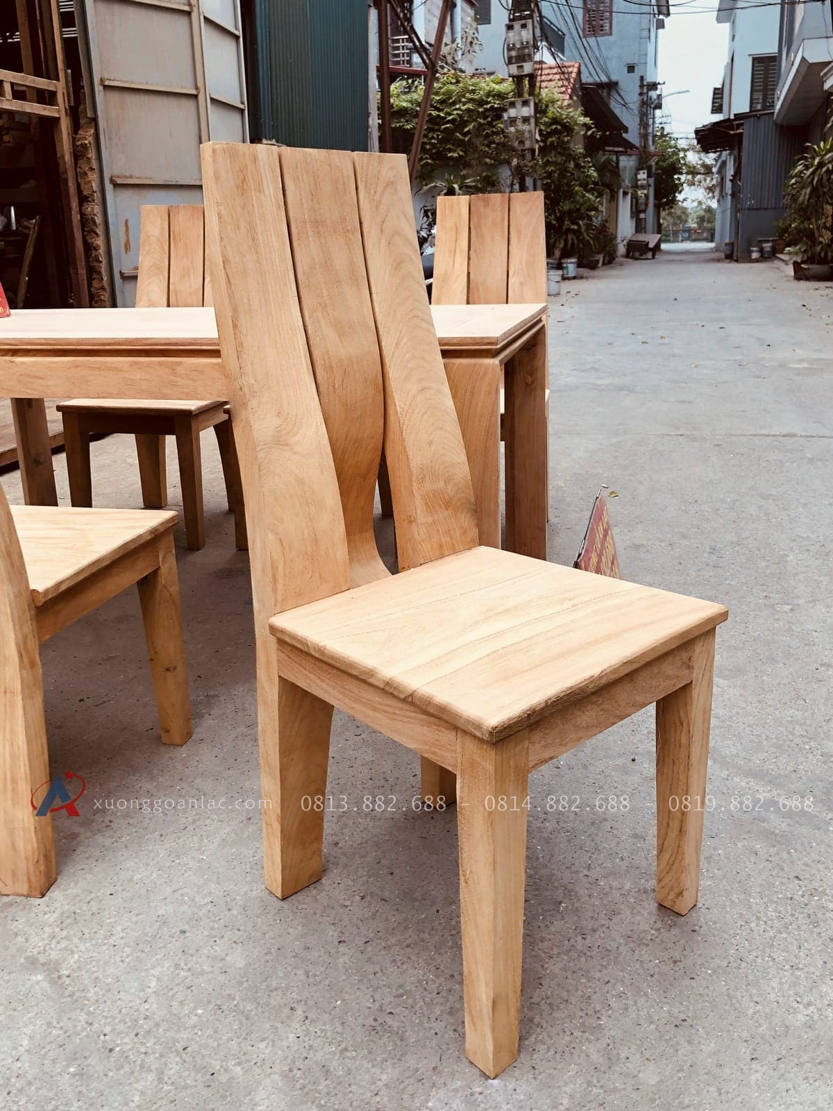 Bộ bàn ghế ăn mới gỗ gõ đỏ hoàn thiện mộc (Chị Quỳnh, Bắc Ninh) 27 ghế lưng tựa cao chắc chắn