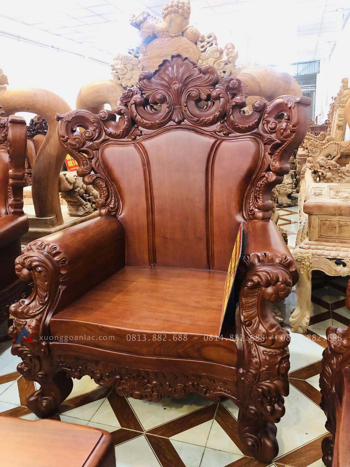 Siêu phẩm bàn ghế hoàng gia nguyên khối 10 món gỗ gõ đỏ (Anh Trương, Hải Phòng) 44 mặt chính diện của ghế