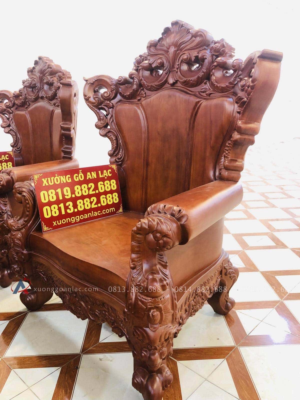 Siêu phẩm bàn ghế hoàng gia nguyên khối 10 món gỗ gõ đỏ (Anh Trương, Hải Phòng) 45 góc chụp nghiêng của mẫu ghế đơn
