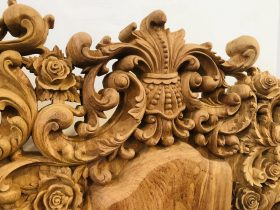 Siêu phẩm hoàng gia nữ hoàng gỗ hương đá tay 18 chân 20 (Anh Vĩnh,Thái Bình) 34 Cận cảnh phần đỉnh chương đục lá tây