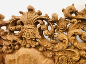 Siêu phẩm hoàng gia nữ hoàng gỗ hương đá tay 18 chân 20 (Anh Vĩnh,Thái Bình) 35 chi tiết hoa hồng được đục tay sống động