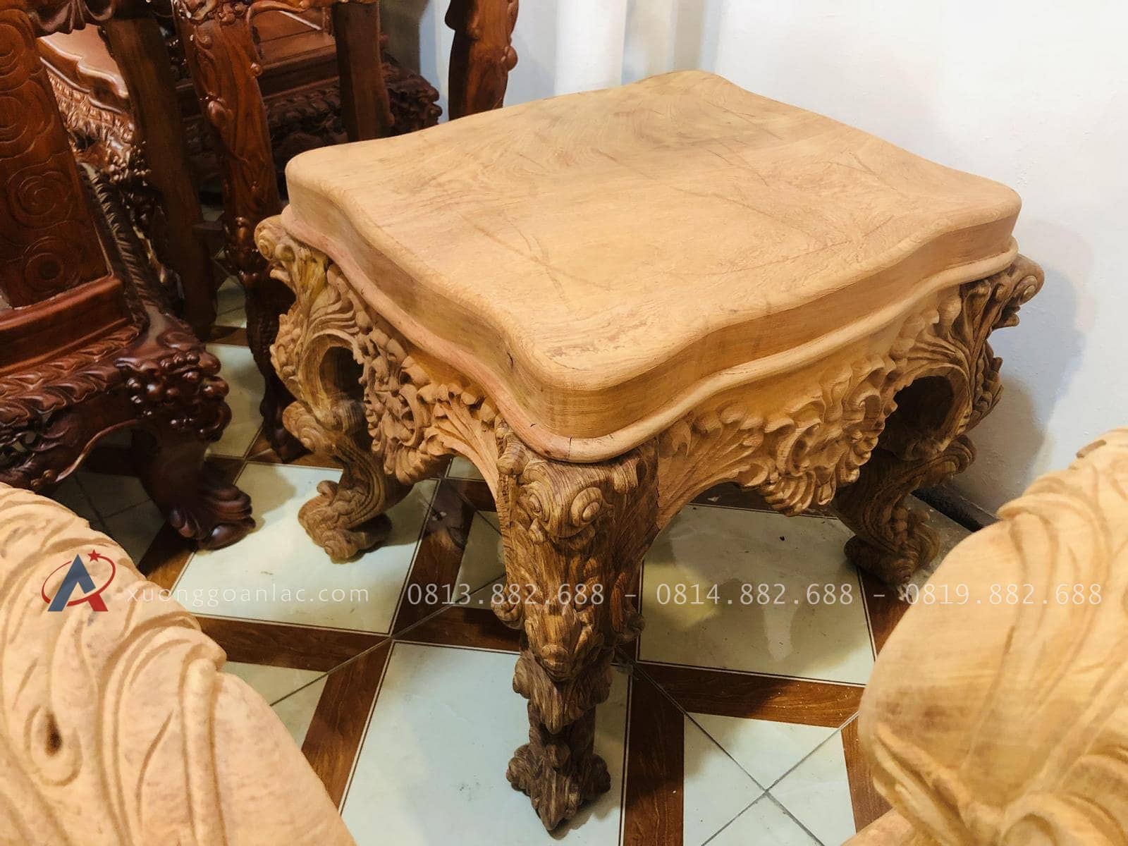 Siêu phẩm hoàng gia nữ hoàng gỗ hương đá tay 18 chân 20 (Anh Vĩnh,Thái Bình) 64 đôn kẹp louis nữ hoàng gỗ hương đá