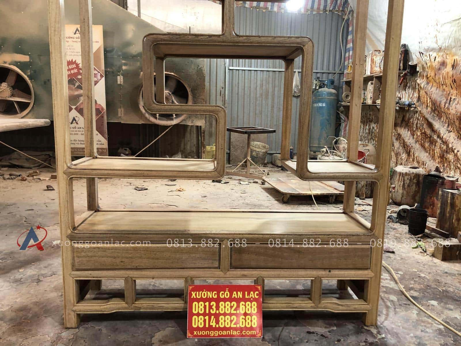 Tủ trang trí gỗ gõ đỏ (Anh Khiêm, Hà Nội) 15 các ô tủ tạo hình độc đáo