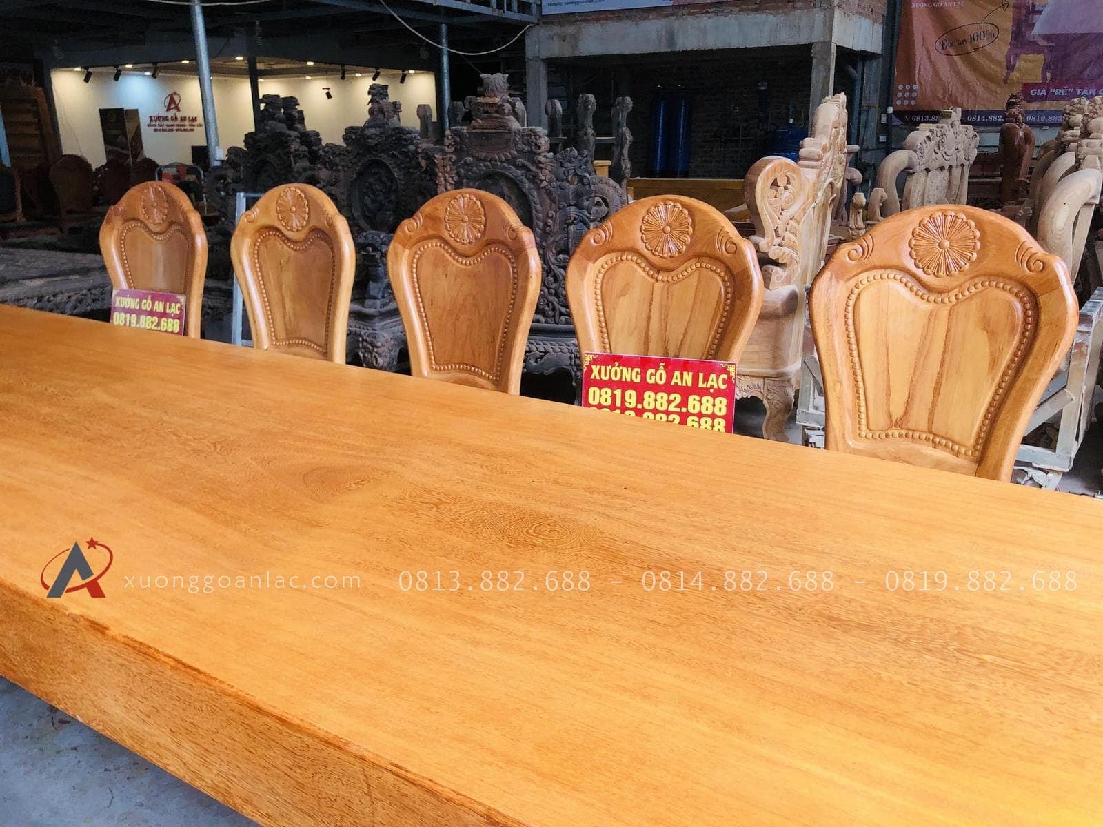Bộ bàn ăn chân tròn nguyên khối 10 ghế hoa cúc gỗ gõ đỏ hàng vip (Anh Đại, Bắc Giang) 28 bộ bàn ăn 10 ghế hoa cúc